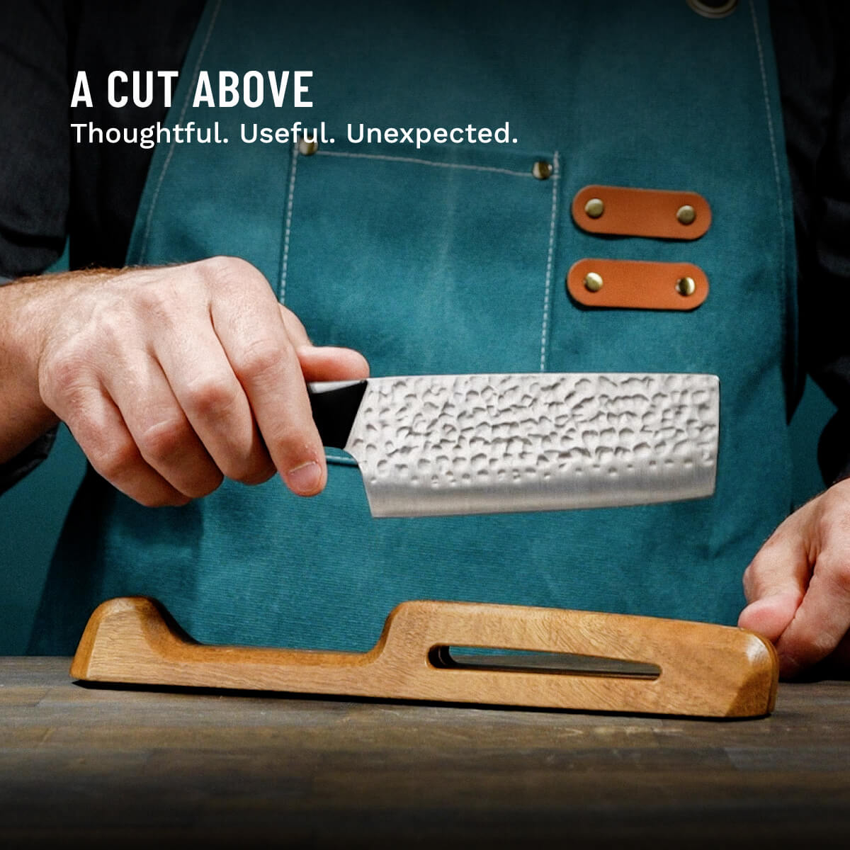 Nakiri Knife & Acacia Stand